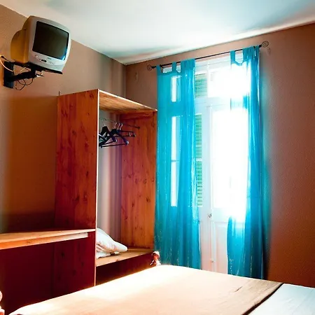 Residencial בית הארחה פונשל