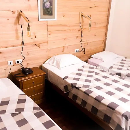 Residencial בית הארחה 2*